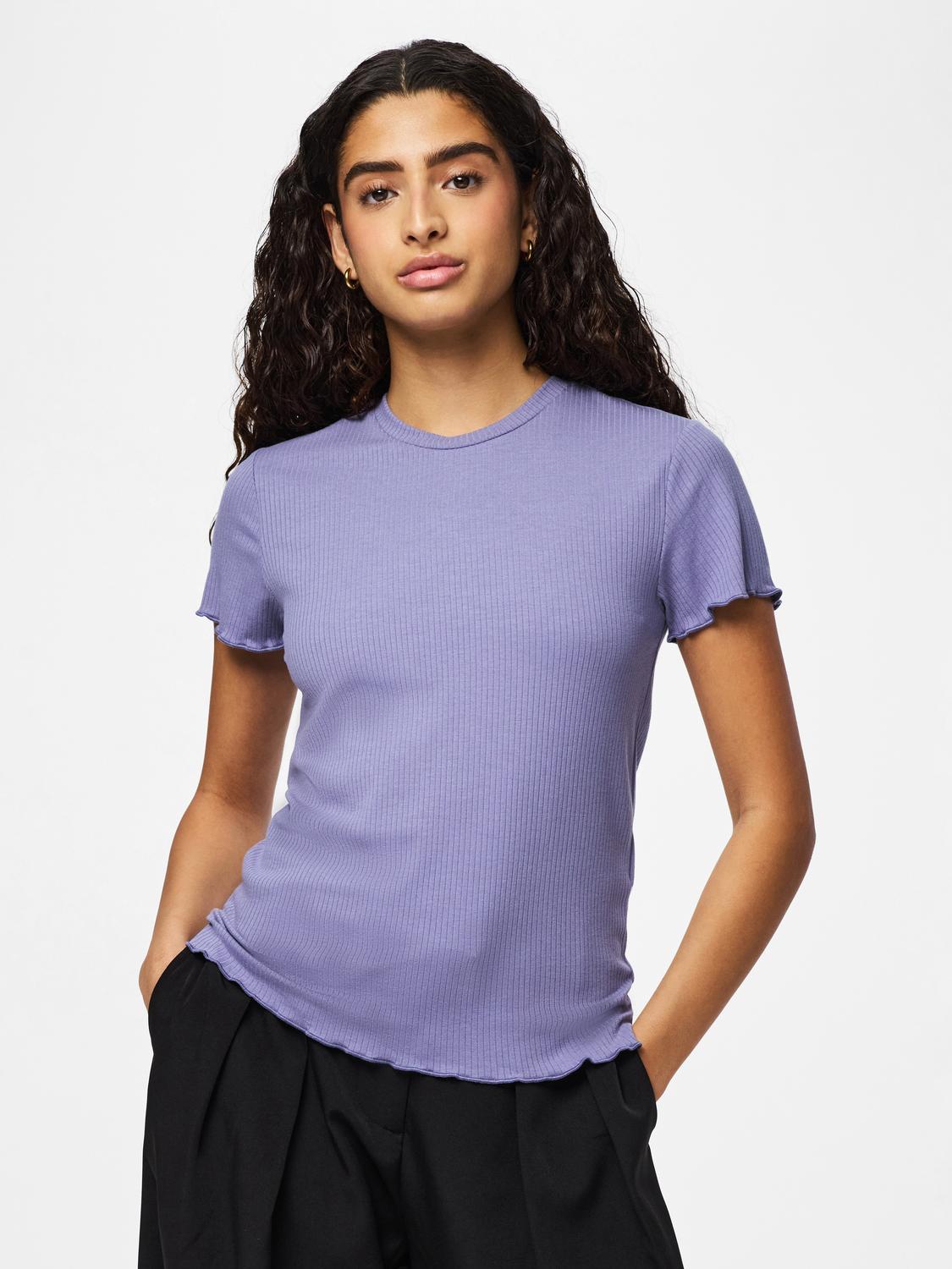 model_shot-front
